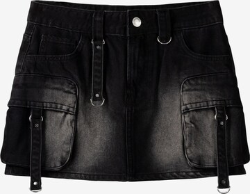 Bershka Skirt in Black: front