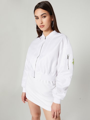 VIERVIER Between-Season Jacket 'Maike' in White: front