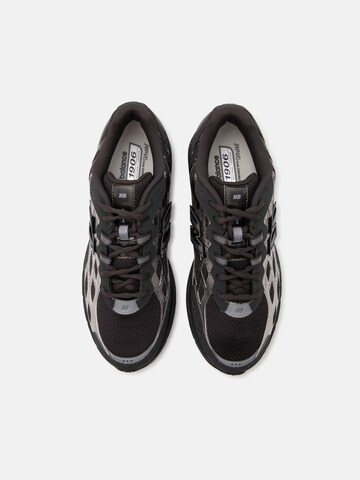 Sneaker bassa '1906' di new balance in nero