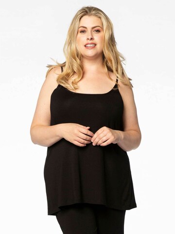 Yoek Top in Black: front