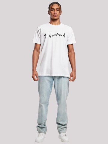 T-Shirt 'Mountain Heartbeat' F4NT4STIC en blanc : devant