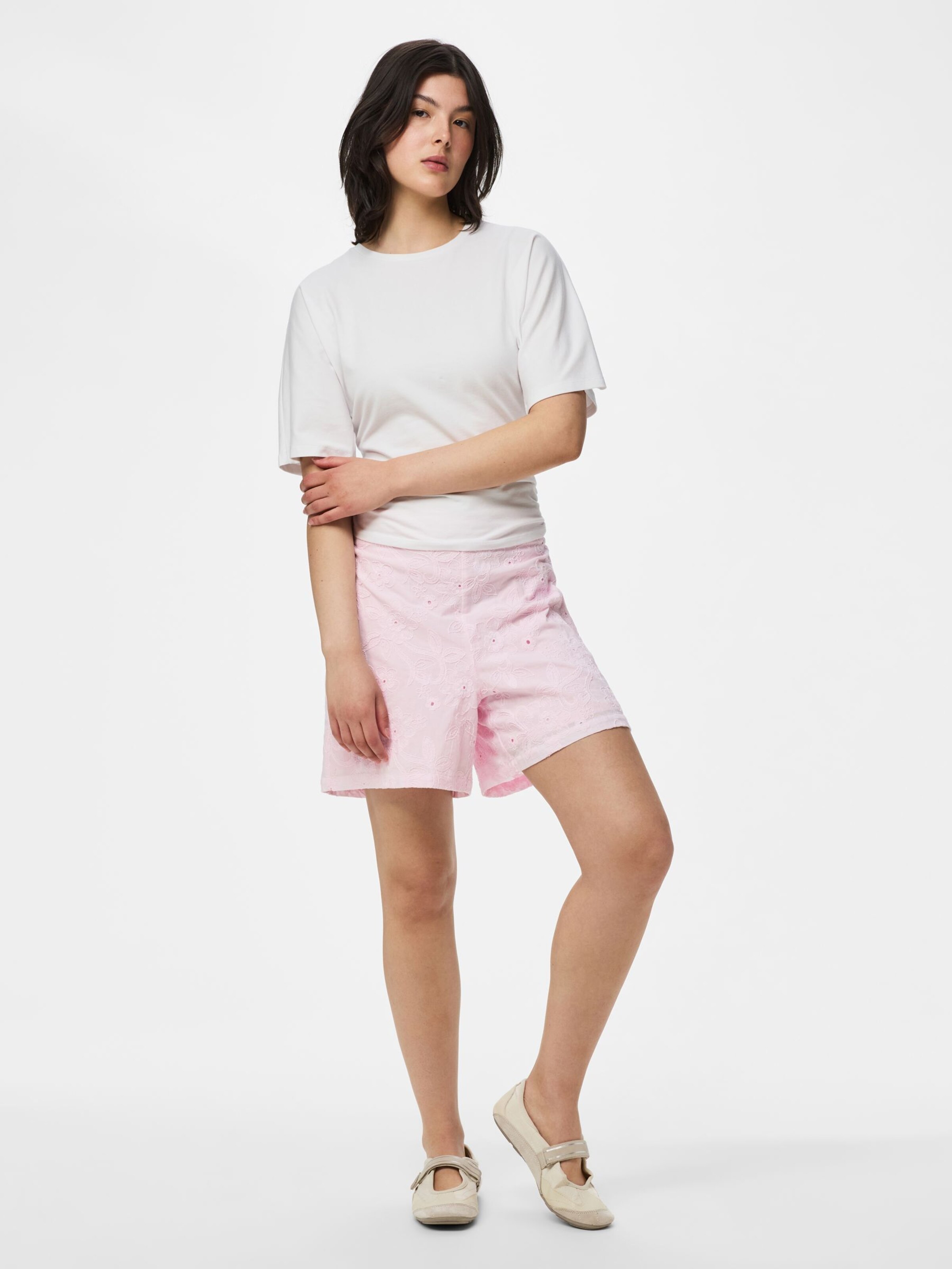 regular Pantaloni di PIECES in rosa: frontale