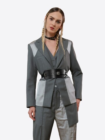 Haute Cuir - Cinturón 'Calen' en negro: frente