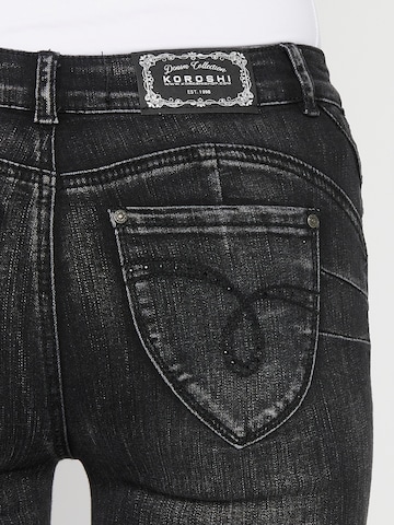 KOROSHI Flared Jeans i svart