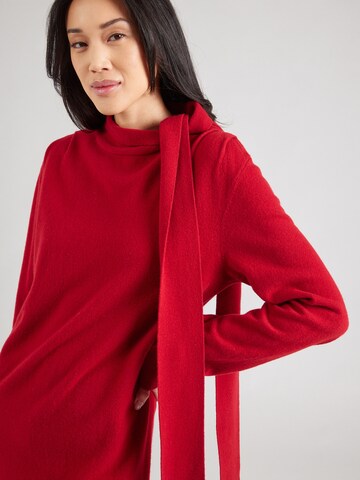 Robes en maille & Other Stories en rouge