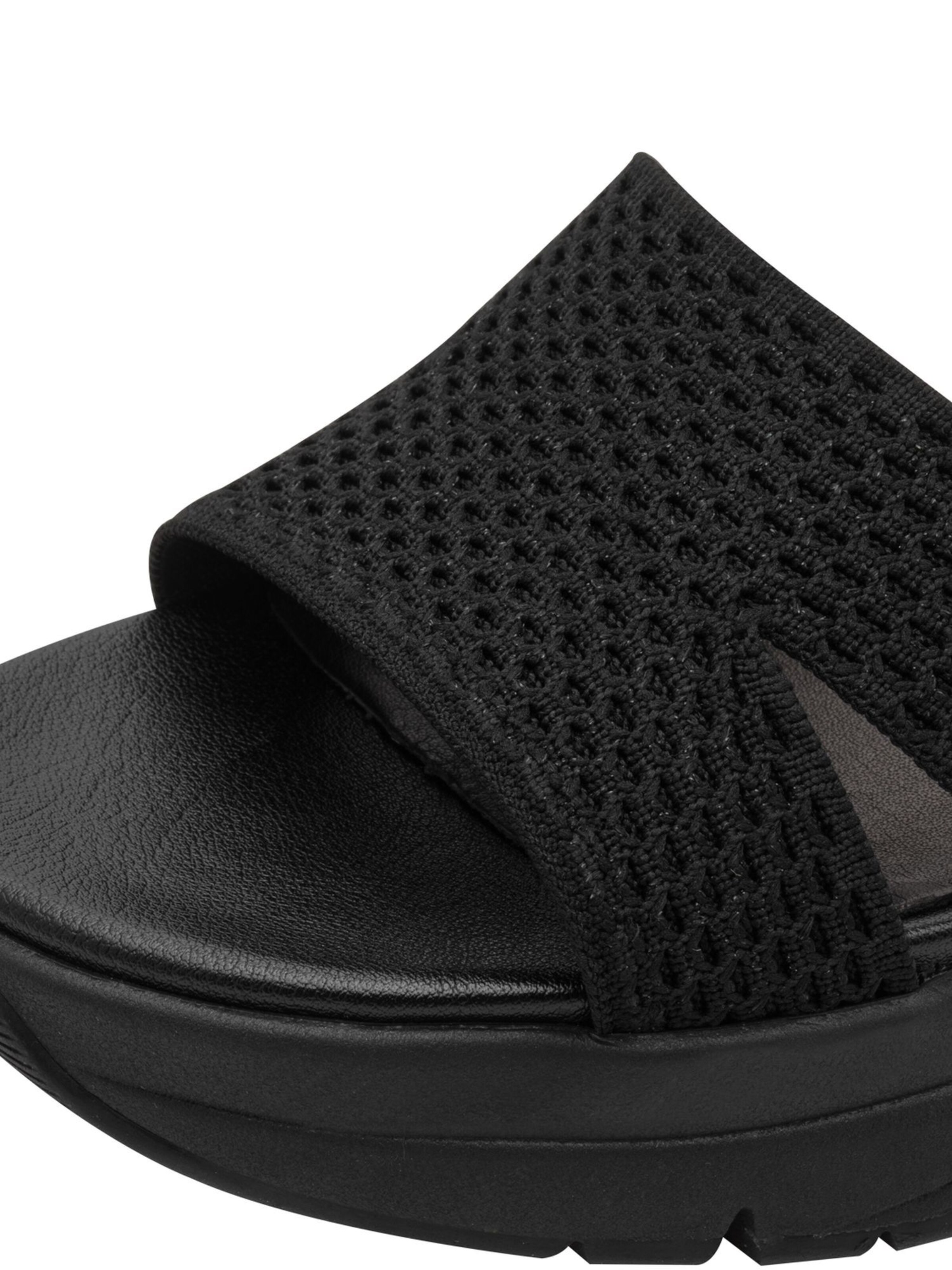 Tamaris Sandal in Black