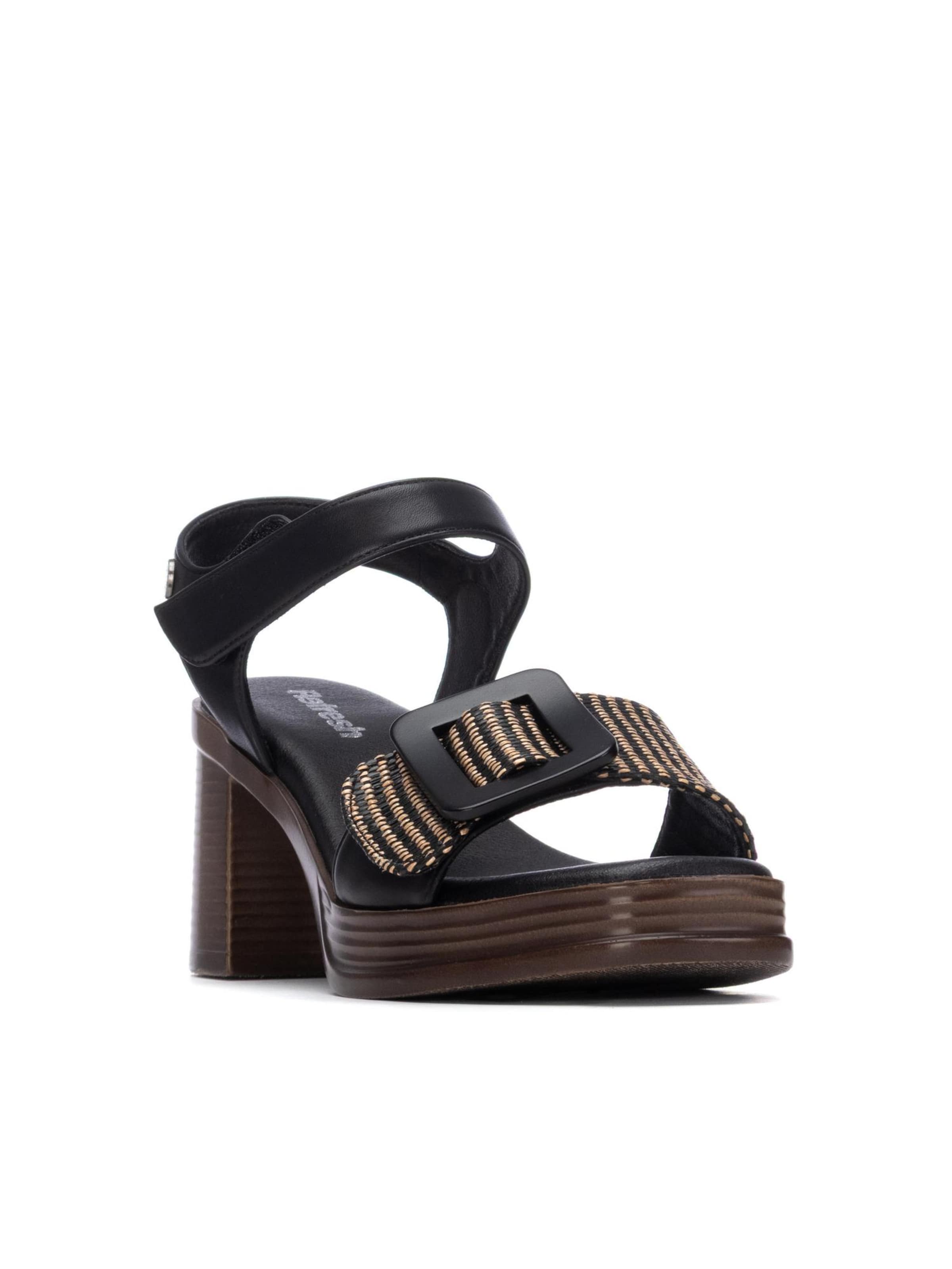 Refresh - Sandalias en negro: frente