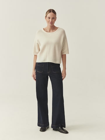 TATUUM Neulepaita värissä valkoinen