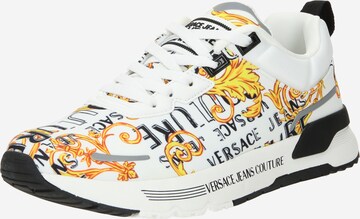 Baskets basses 'DYNAMIC' Versace Jeans Couture en blanc : devant