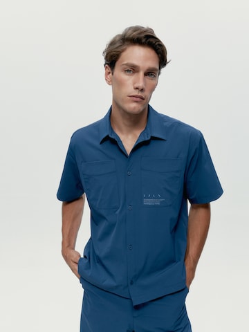 Born Regular fit Button Up Shirt in Blue: front