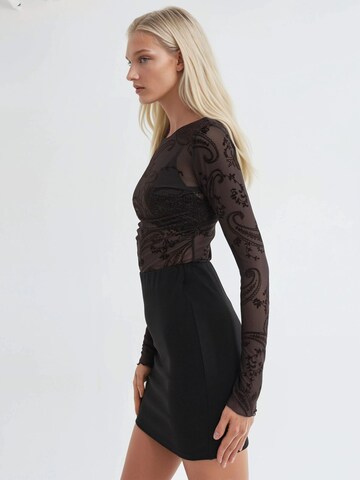 Busem Skirt in Black
