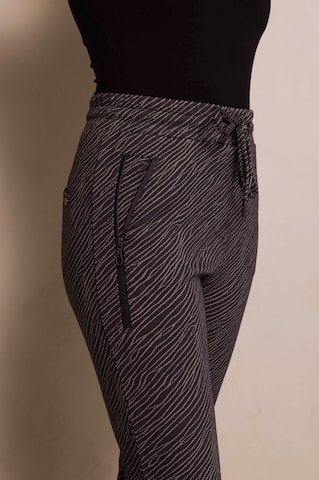 Zhrill Loose fit Pants in Brown