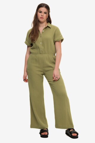 Studio Untold Jumpsuit in Groen: voorkant