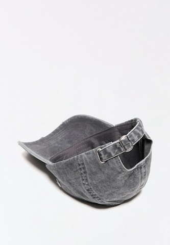 Cappello da baseball di Bershka in grigio