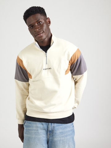 Kaotiko Collegepaita 'ARTHUR' värissä beige: etupuoli