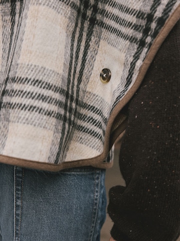 Mantellina di Next in marrone