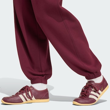 Loosefit Pantalon 'Essentials' ADIDAS ORIGINALS en rouge