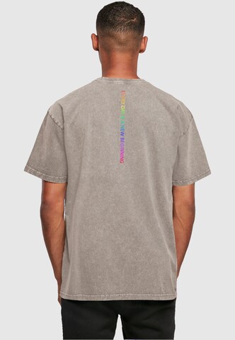 Maglietta 'Hope Rainbow' di Merchcode in grigio