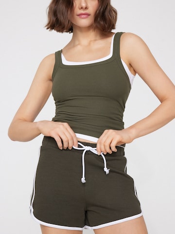 Tezenis Regular Pants in Green