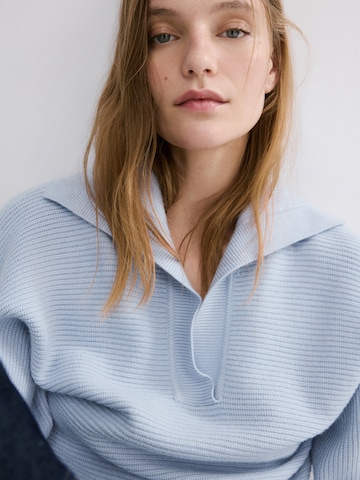 MANGO Пуловер 'FRESON' в синьо