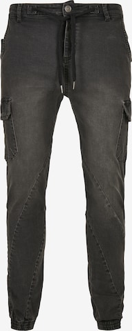 Urban Classics Tapered Cargo Jeans in Black: front