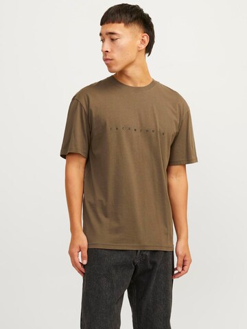 T-Shirt 'STAR' JACK & JONES en marron : devant