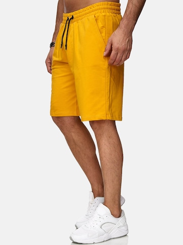 Reslad Regular Hose 'Shorts Basic Sweathose' in Gelb