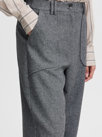 Loosefit Pantalon 'Etona' b.young en gris