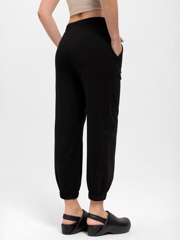 Anou Anou Tapered Hose in Schwarz