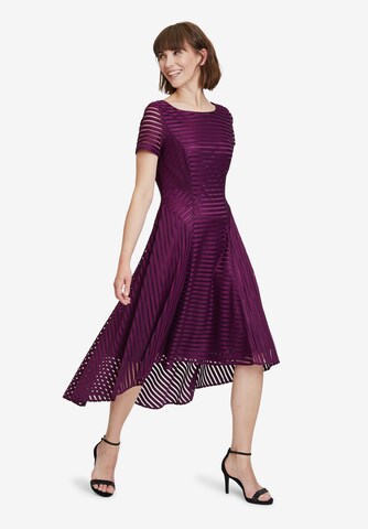 Robe de cocktail Vera Mont en violet