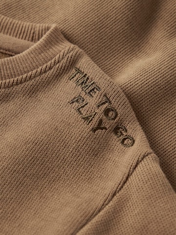 NAME IT - Sudadera en marrón