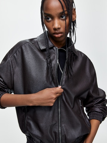 Pull&Bear Between-Season Jacket in Black