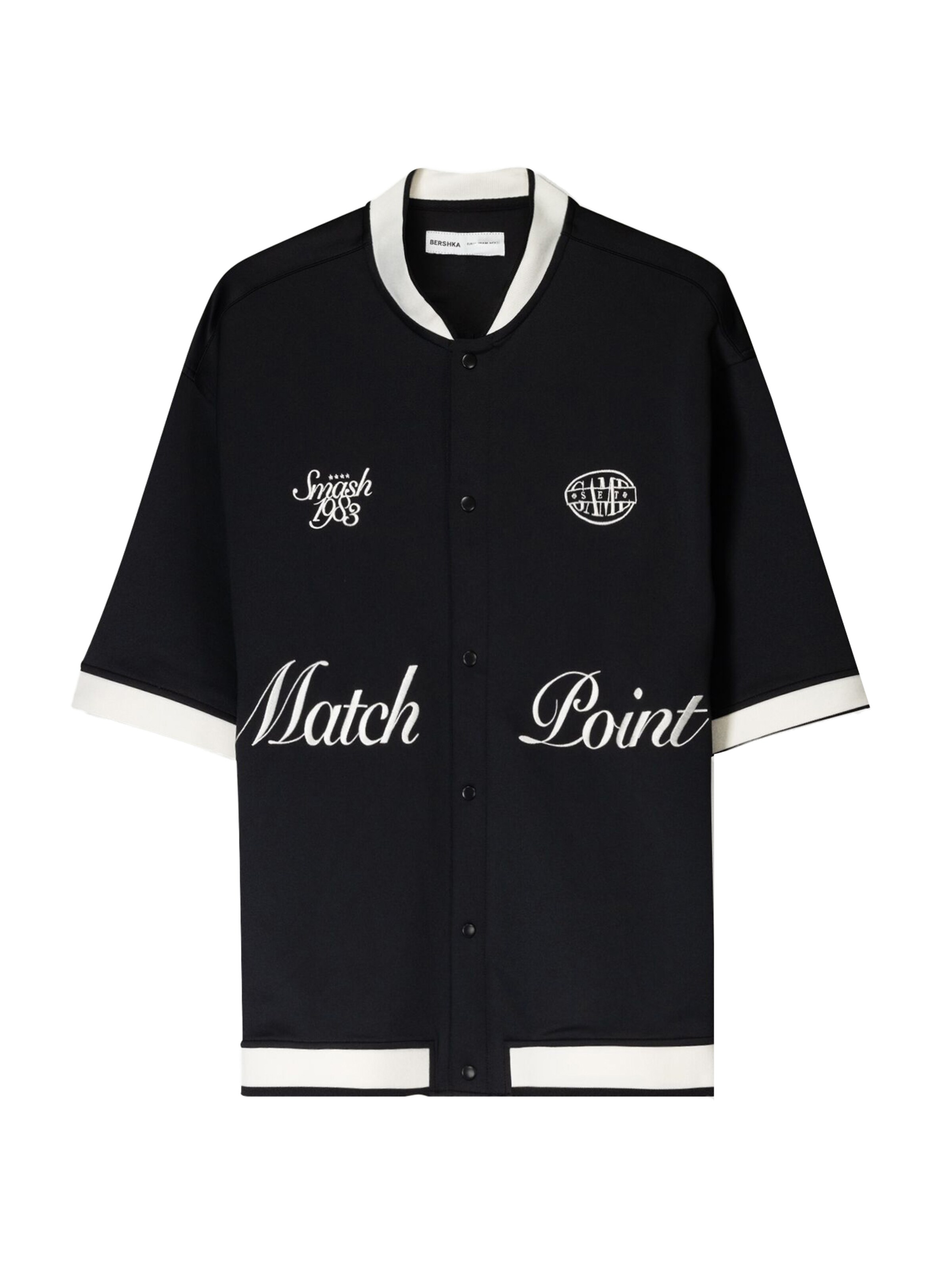 Fit confort Chemise Bershka en noir : devant