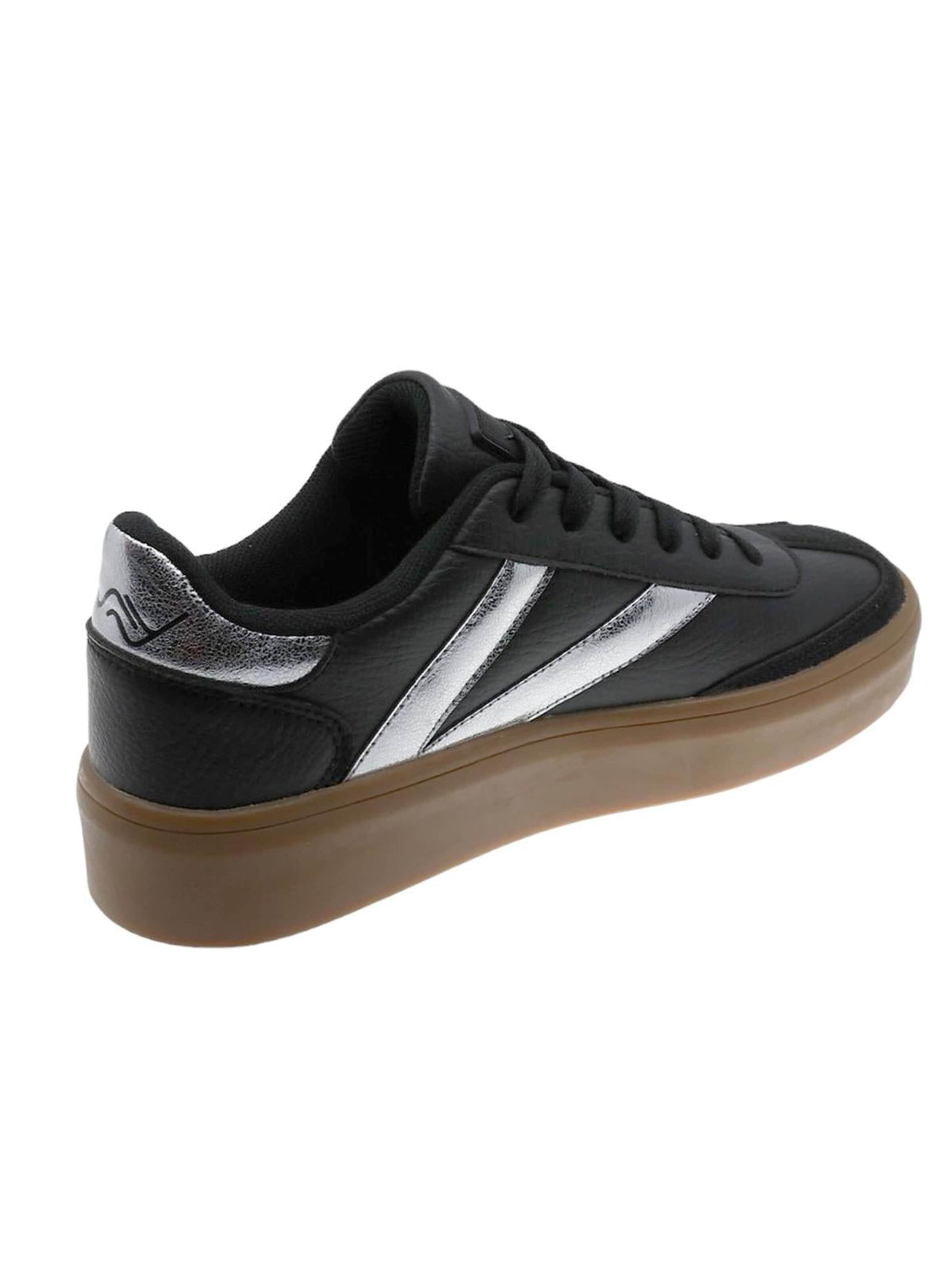 Sneaker di Beppi in nero
