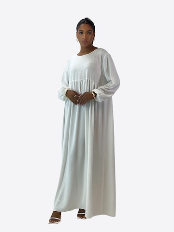 Abito di Elara in bianco: frontale