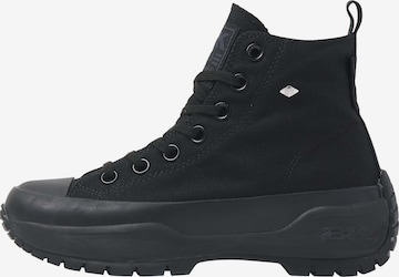 BRITISH KNIGHTS Korkeavartiset tennarit ' KAYA MID FLY ' värissä musta: etupuoli