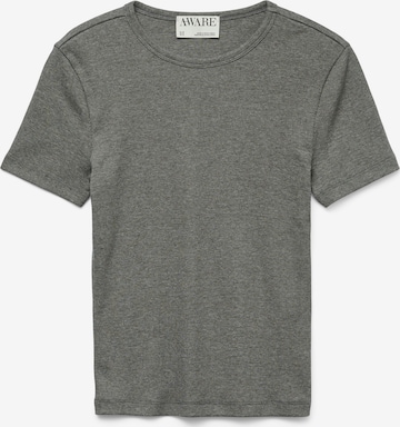 Aware T-Shirt 'AWIRWINA' in Grau: Vorderseite