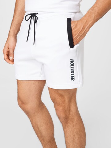 HOLLISTER - regular Pantalón en blanco