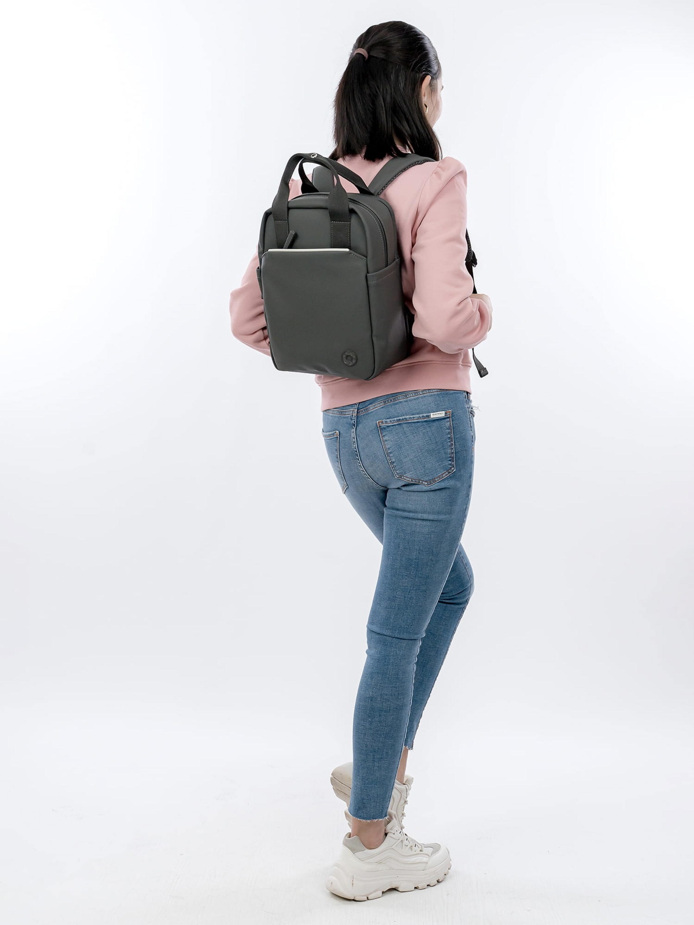 Suri Frey Backpack ' SFY Besty ' in Grey: front