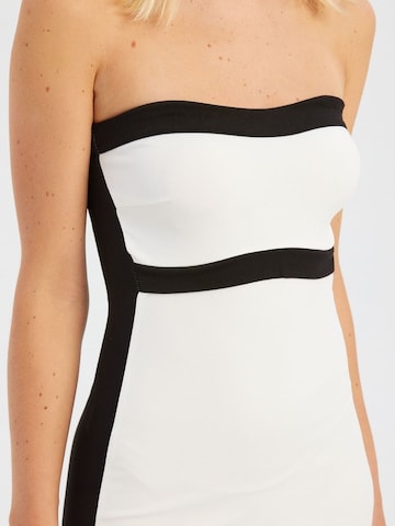 Hiccup - Vestido em branco