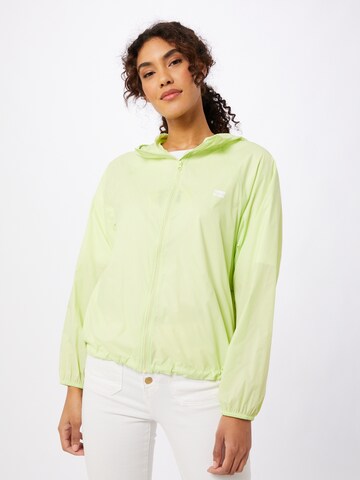 LEVI'S ® Демисезонная куртка 'Lina Packable Windbrkr' в Зеленый: спереди
