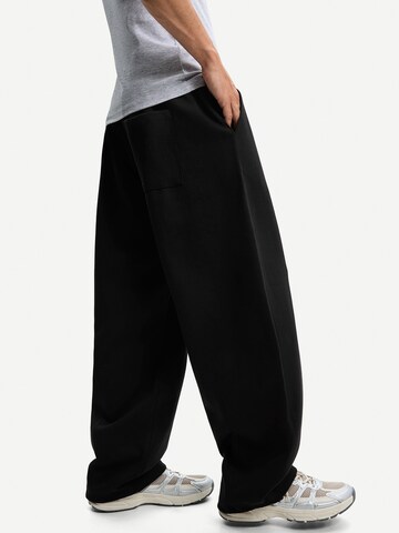 Loosefit Pantalon Bershka en noir : devant