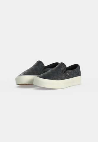 VANS Slip-Ons 'CLASSIC' in Black: front