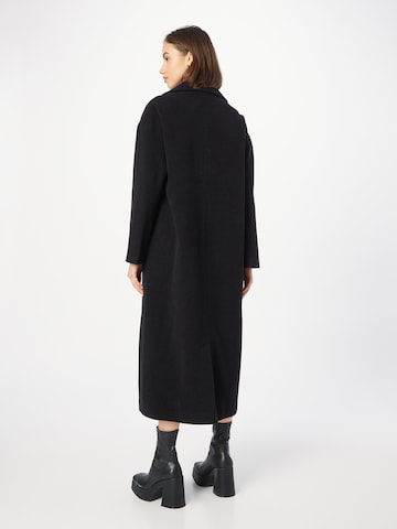 A LOT LESS Between-Seasons Coat 'Sydney' in Black