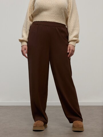 regular Pantaloni di CITA MAASS co-created by ABOUT YOU in marrone: frontale