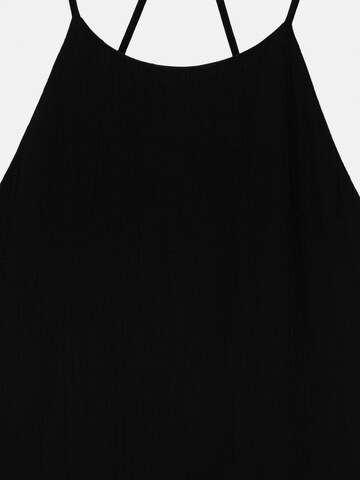 Rochie de la Pull&Bear pe negru