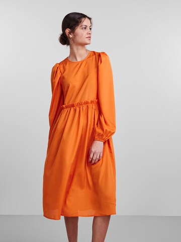 PIECES Šaty 'Dyne' – oranžová: přední strana