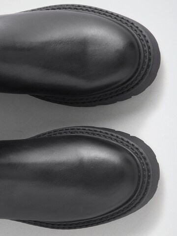Friends Like These Boots in Black