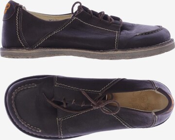 EJECT Flats & Loafers in 40 in Brown: front