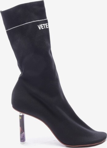 Vetements Dress Boots in 41 in Black: front